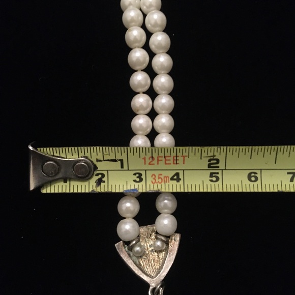 Vintage Faux Pearl Silver Tone Pendant Necklace - Picture 10 of 11